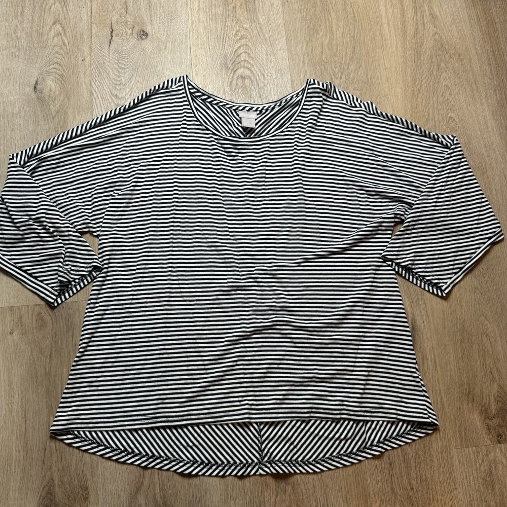 Chico's women's black and white stripe 3/4 sleeve top Size L